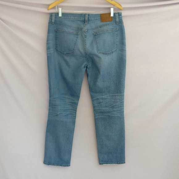 J.CREW WOMEN SLIM BROKEN IN BOYFRIEND JEANS w30 /Medium wash blue/90%cotton - Picture 3 of 9